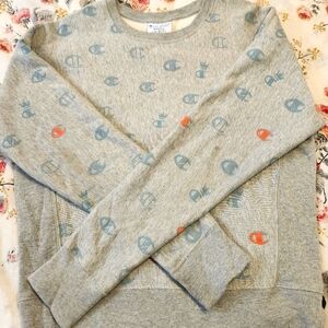 Champion size small gray crew neck sweater C logo pattern